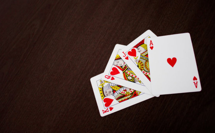 Card Magic Tricks for Poker Enthusiasts